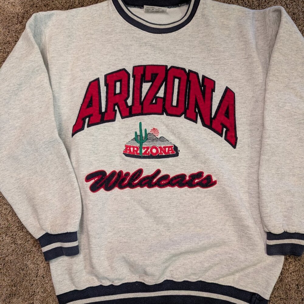 Vintage 90's University of Arizona Wildcats Basketball NCAA Crew Neck Sweater